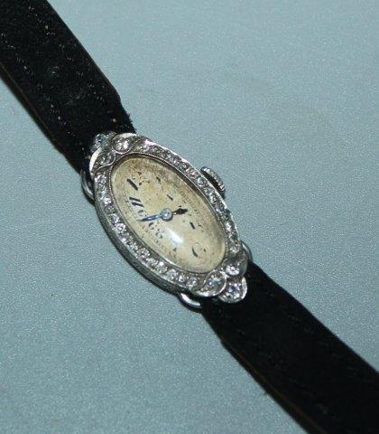 Eszeha Art Deco platinum & diamond ladies watch(-)